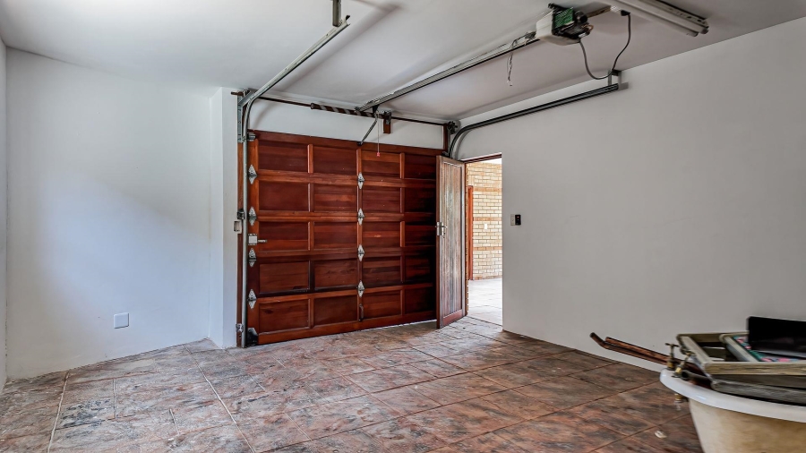 5 Bedroom Property for Sale in Hersham Western Cape